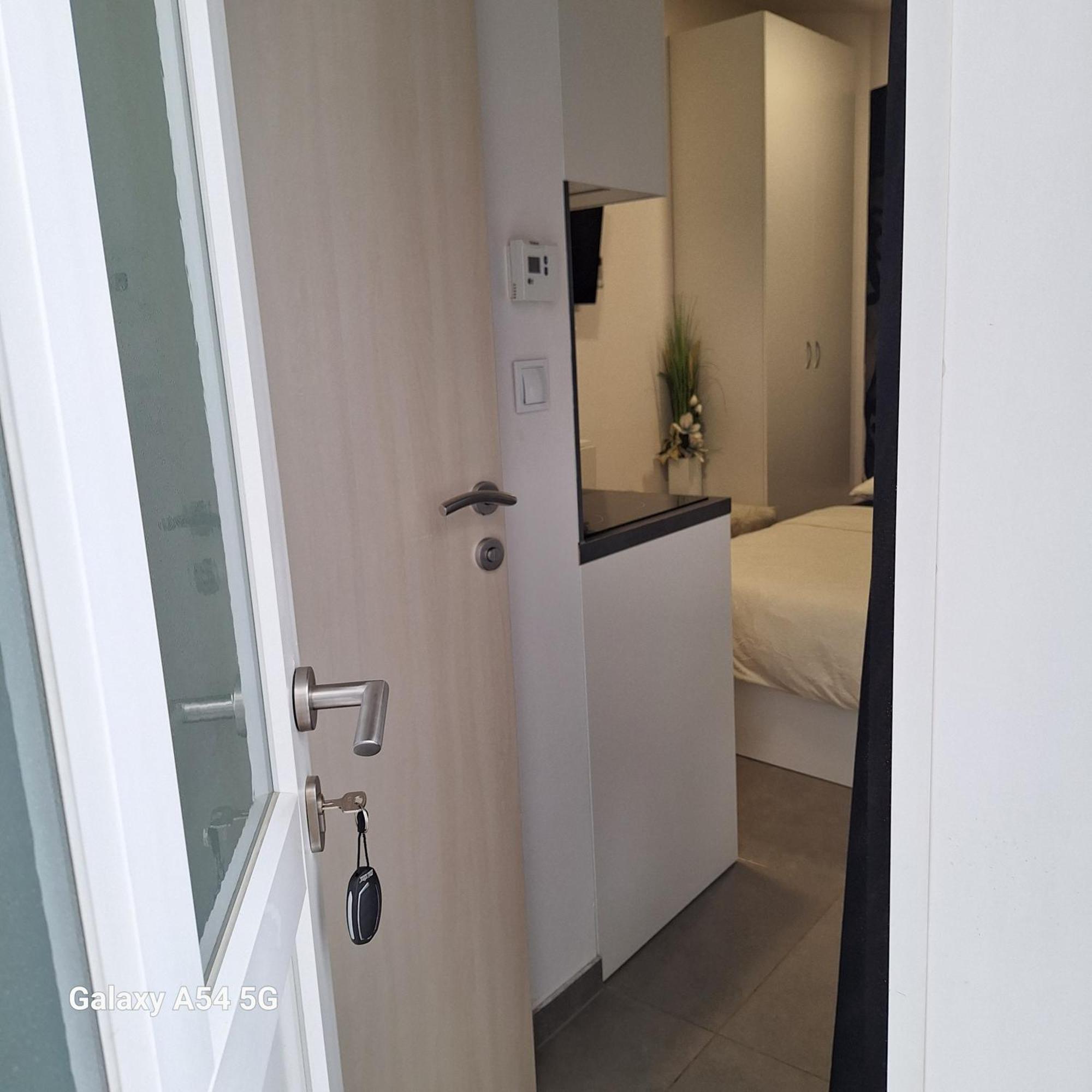 Studio Apartmani Louis I Lola Загреб Екстериор снимка