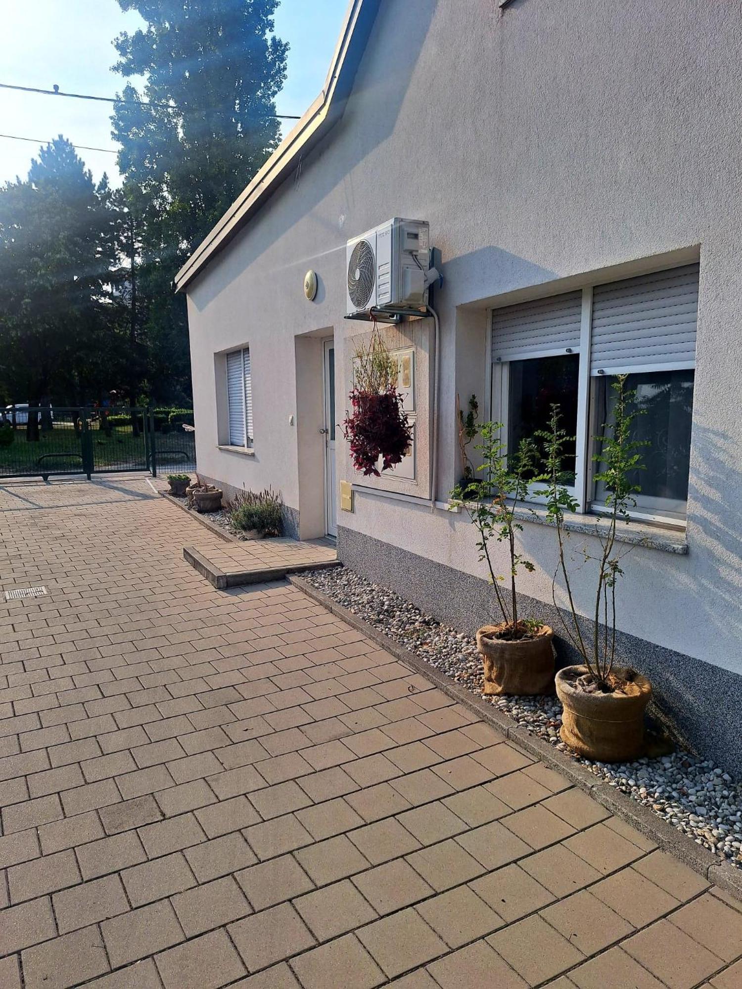 Studio Apartmani Louis I Lola Загреб Екстериор снимка